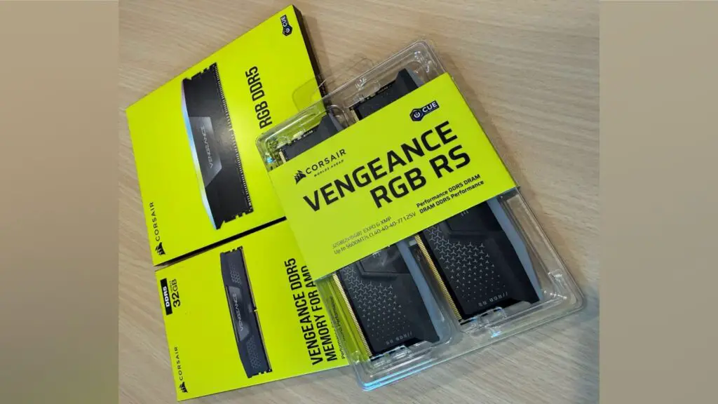 Corsair Vengeance with new clamshell design next to old paper box packaging