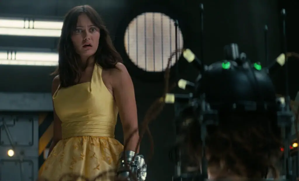 Lucy reacting to a head in a jar