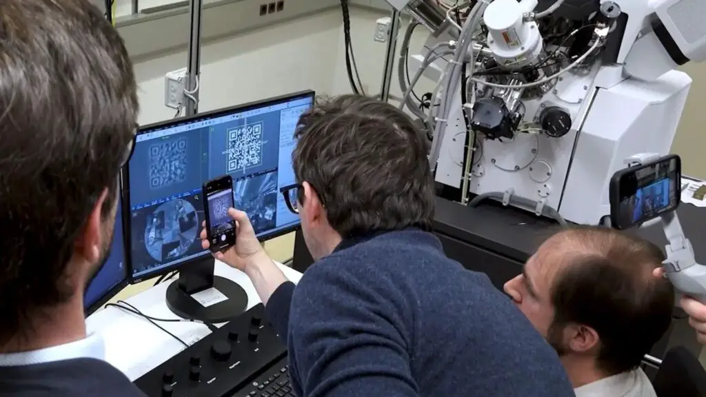 The world's smallest QR code captured via electron microscope